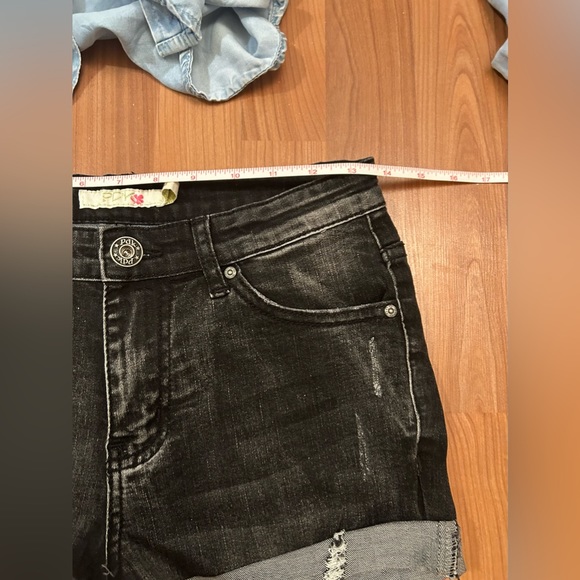 PDK high-waisted black denim shorts size 0 - Picture 3 of 4